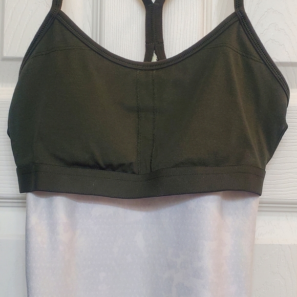 EUC Lululemon Power Y Tank - Picture 11 of 15